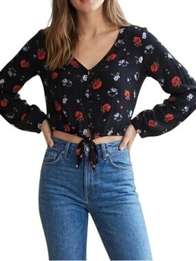 AEO American Eagle Black Red Floral Crop Blouse Tie Front XS 0 2 Button Front